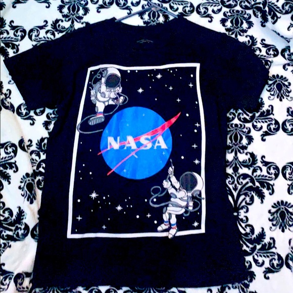 Official Graphic nasa cartoon shirt - Picture 1 of 2
